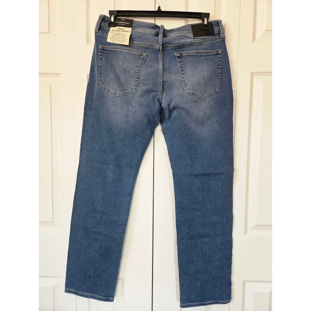 Men's Blue Washed Jeans - Classic Straight Fit